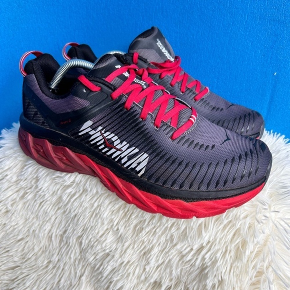 Hoka One One Arahi 2 running shoes